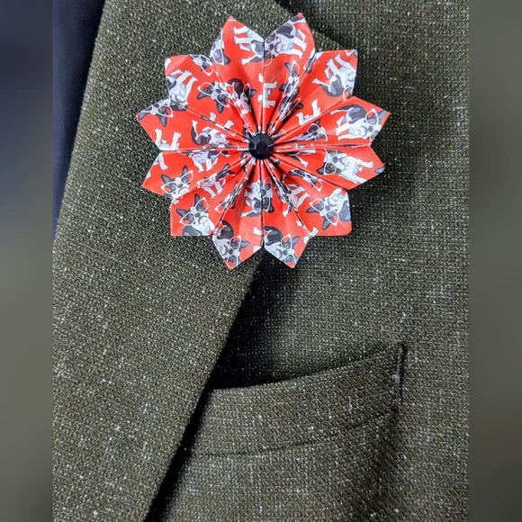 Boxer Flower Lapel Pin - Picture 4 of 6